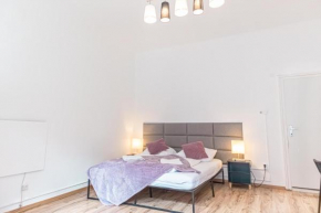 Antique Chic 2BR Apt Getaway in a Historic Setting